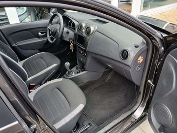 Car image 20