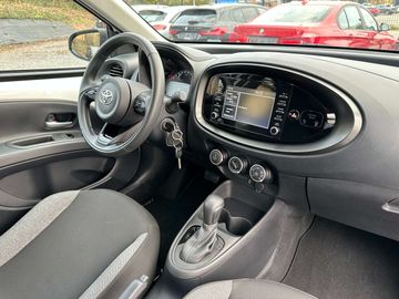 Car image 15