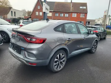 Car image 24