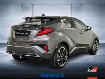 Car image 4
