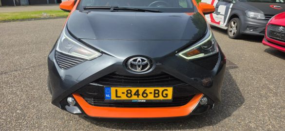 Car image 2