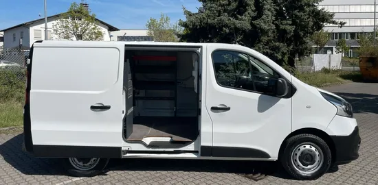 Car image 15