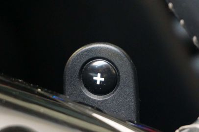 Car image 35