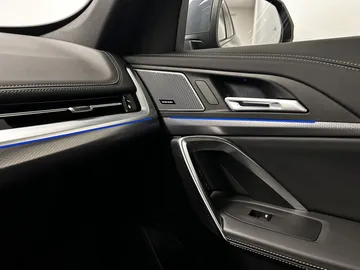 Car image 38