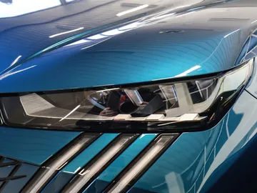 Car image 27