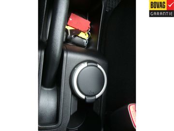 Car image 36