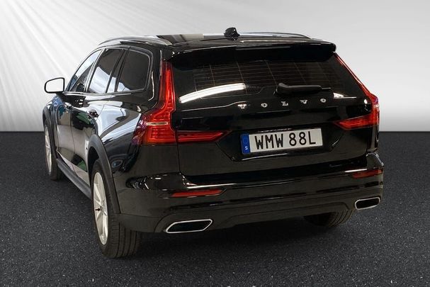 Volvo V60 Cross Country D4 AWD 141 kW image number 2