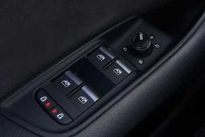 Car image 48