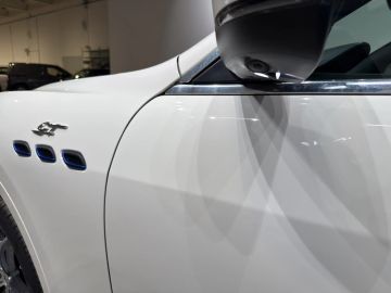 Car image 37