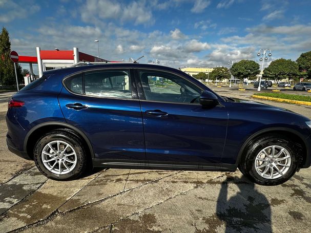 Alfa Romeo Stelvio 2.2 Q4 140 kW image number 3