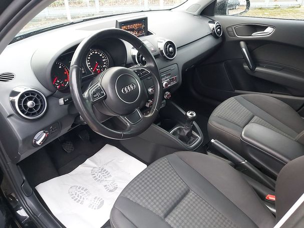 Audi A1 TDI S-line Ambition 66 kW image number 6