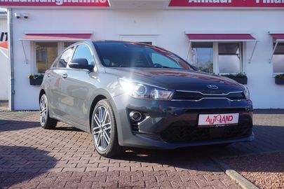 Car image 3