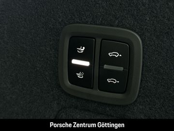 Car image 34