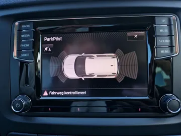 Car image 27