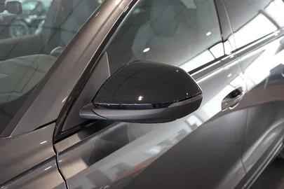 Car image 40