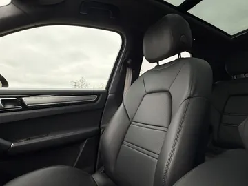 Car image 46