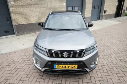 Car image 4