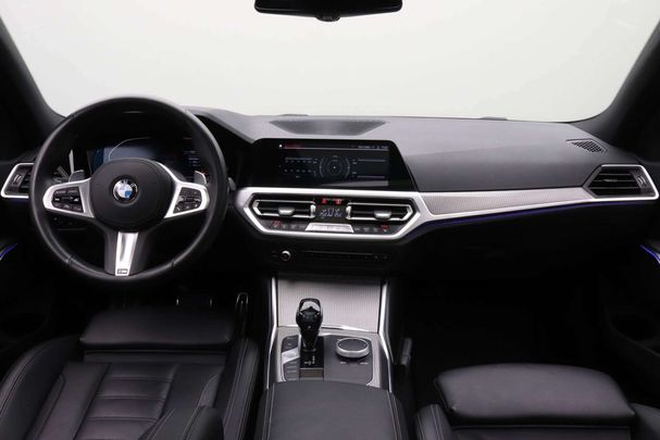 BMW 320i 135 kW image number 21