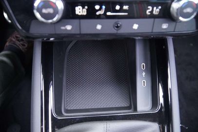 Car image 37