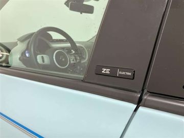 Car image 30