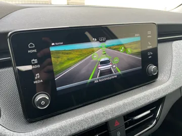 Car image 28