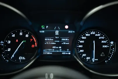 Car image 24