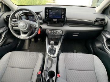 Car image 12