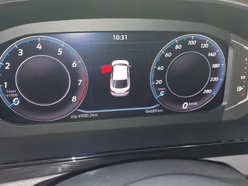 Car image 28