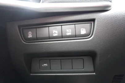Car image 26