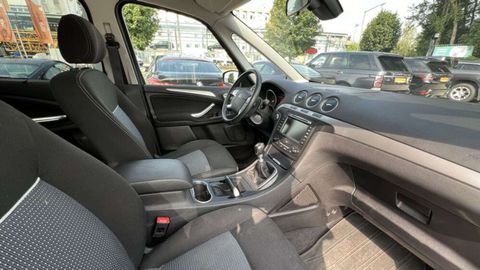 Car image 36