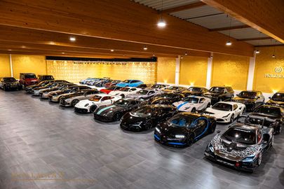 Car image 30