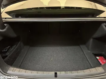 Car image 34