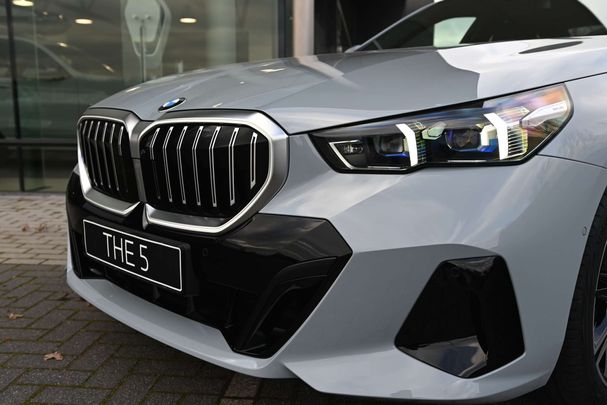 BMW 520i 140 kW image number 14