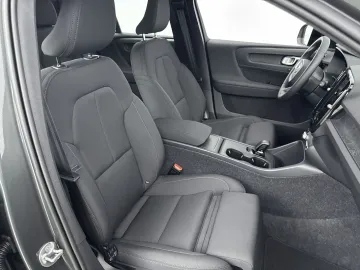 Car image 32