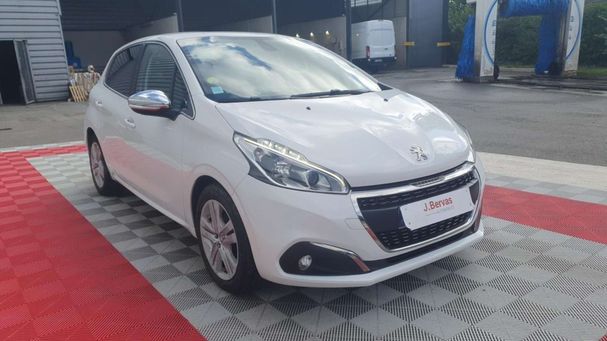 Peugeot 208 100 Allure 74 kW image number 2