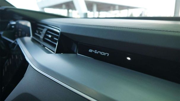 Audi e-tron quattro 370 kW image number 44