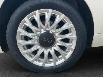 Car image 17