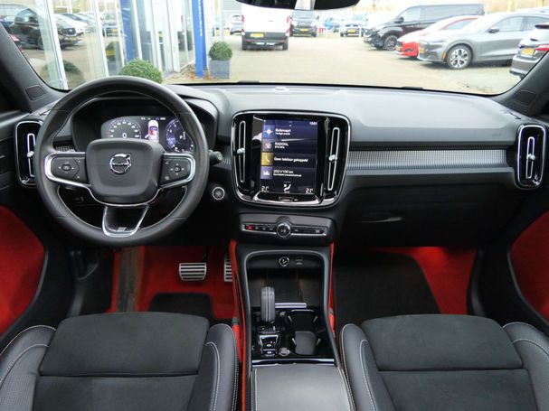 Volvo XC40 T3 120 kW image number 4