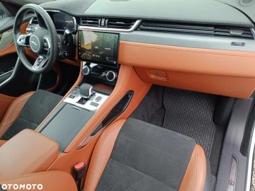 Car image 29