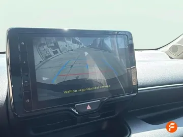 Car image 25