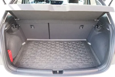 Car image 29