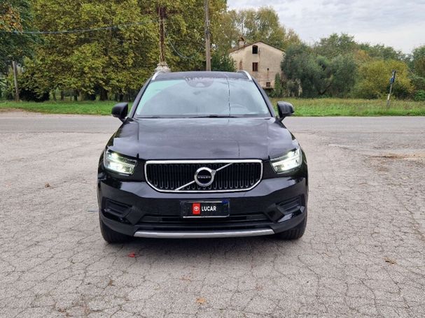 Volvo XC40 T2 Geartronic Momentum 95 kW image number 2