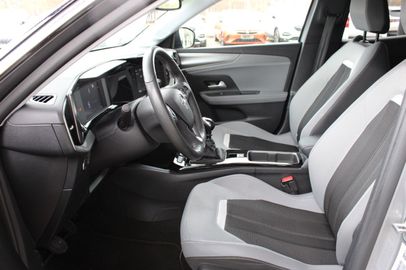 Car image 11