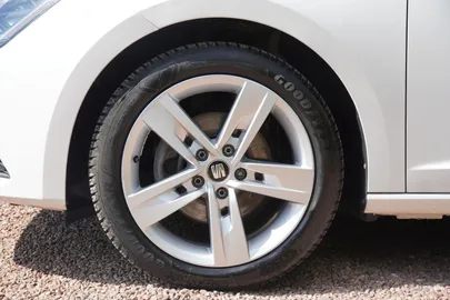 Car image 35
