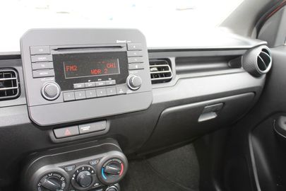 Car image 19