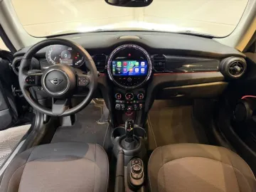 Car image 29