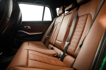 Car image 35