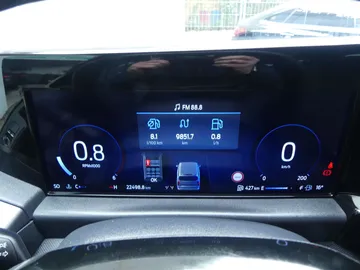 Car image 29