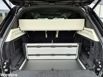 Car image 40