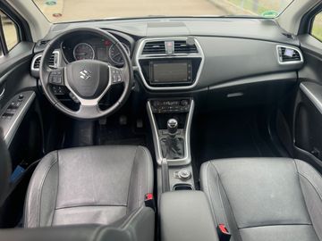 Car image 10